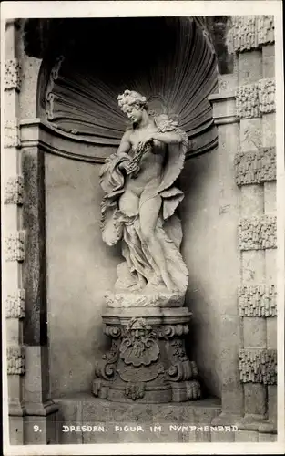 Foto Ak Dresden Altstadt, Figur im Nymphenbad