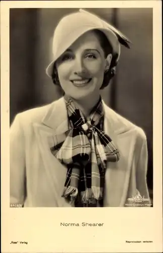 Ak Schauspielerin Norma Shearer, Portrait mit Hut, Ross 6426 2