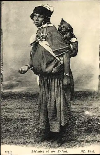 Ak Bedouine et son Enfant