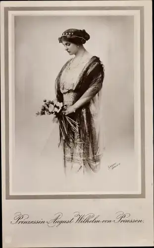 Ak Prinzessin August Wilhelm von Preußen, Alexandra Viktoria v. Schl. Holst. Sonderburg Glücksburg
