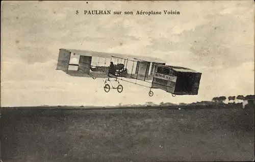 Ak Paulhan vole sur biplan Voisin, Aéroplan, Aviateur