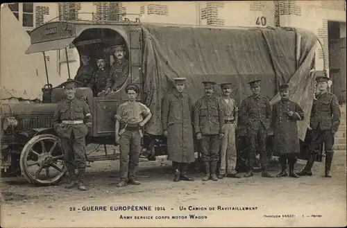 Ak Un Camion de Ravitaillement, Soldaten vor einem LKW, I WK