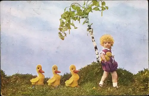 Ak Mutzipuppen und Mutzitiere, Puppe, Küken