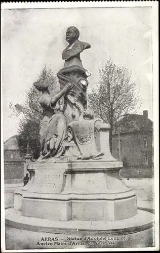 Ak Arras Pas de Calais, Statue d'Adolphe Lenglet