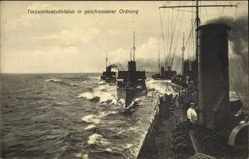 Ak Torpedobootsdivision in geschlossener Ordnung, Deutsche Kriegsschiffe