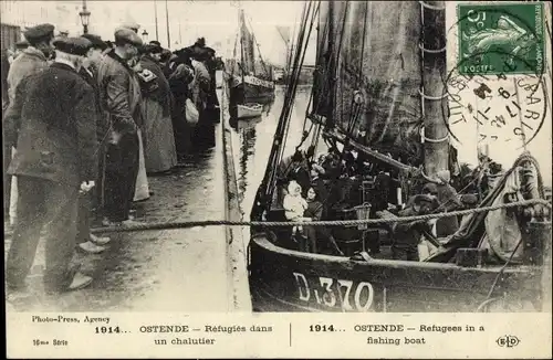 Ak Ostende Westflandern, Réfugiés dans un chalutier