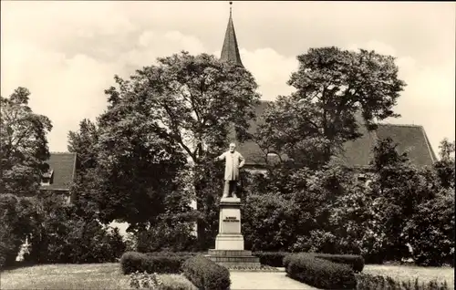 Ak Delitzsch in Sachsen, Dr.-Schulze-Delitzsch-Denkmal, Marienkirche