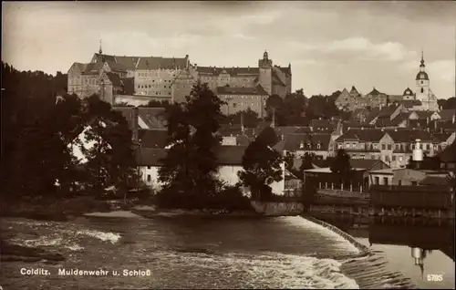 Ak Colditz in Sachsen, Muldenwehr und Schloss, Kirche