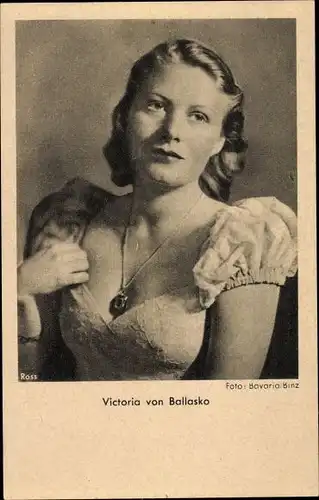 Ak Schauspielerin Victoria von Ballasko, Ross Verlag