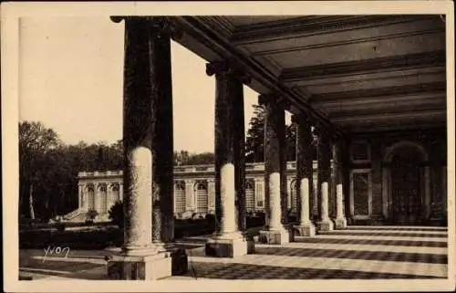 Ak Versailles Yvelines, Grand Trianon, Le Peristyle
