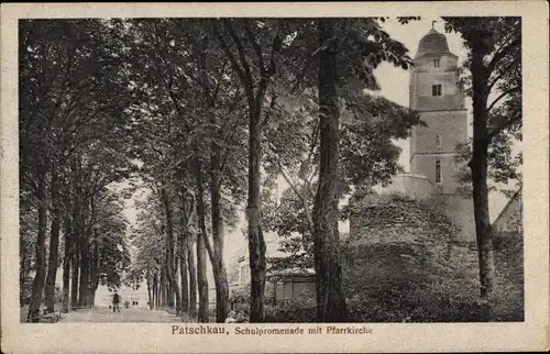 Ak Paczków Patschkau Oberschlesien, Schulpromenade mit Pfarrkirche