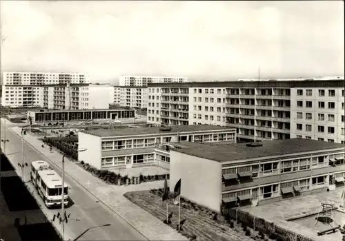 Ak Neustadt Halle an der Saale, Wohnkomplex, Plattenbauten, Kindergarten Schnatterinchen, Hochhäuser