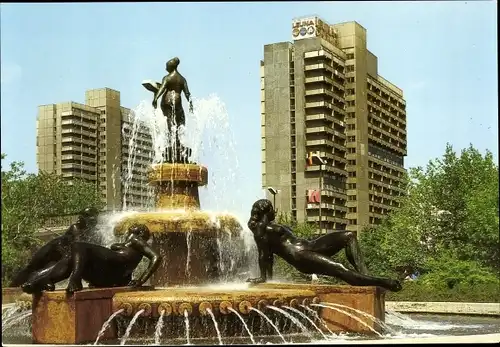 Ak Neustadt Halle an der Saale, Frauenbrunnen, Hochhäuser, Plattenbauten, Leuna
