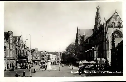 Ak Haarlem Nordholland Niederlande, Grote Markt met Grote Kerk