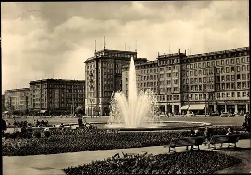 Ak Magdeburg an der Elbe, Wilhelm Pieck Allee, Springbrunnen