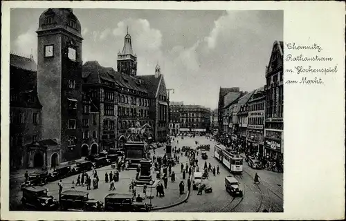 Ak Chemnitz Sachsen, Rathausturm mit Glockenspiel am Markt, Denkmal, Straßenbahn
