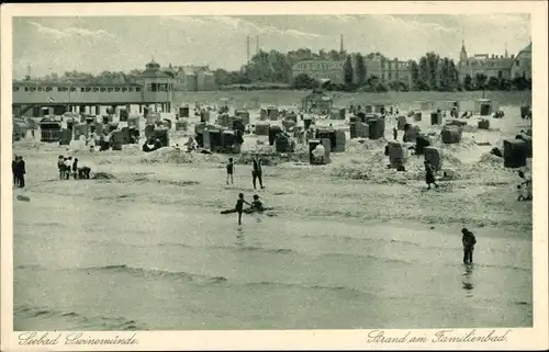 Ak Świnoujście Swinemünde Pommern, Strand am Familienbad