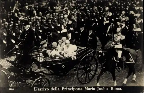 Ak Prinzessin Maria José von Italien in einer Kutsche in Rom