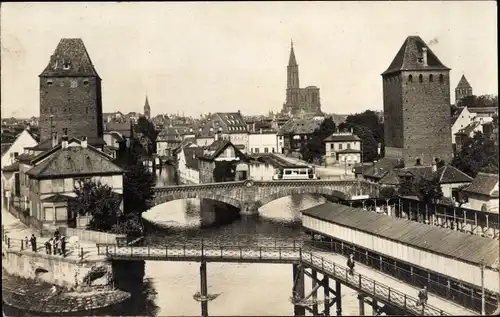Ak Strasbourg Straßburg Elsass Bas Rhin, Die alten Türmer bei den bedeckten Brücken