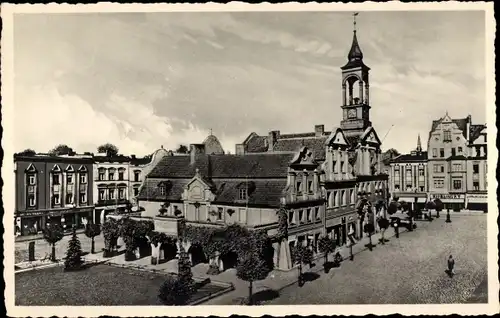 Ak Kluczbork Kreuzburg Oberschlesien, Ansicht vom Rathaus, Ratusz, Rynek