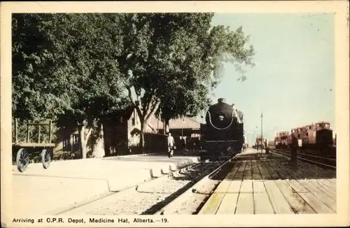 Ak Medicine Medicine Hat Alberta Kanada, CPR Depot, Bahnhof, Gleisseite, Eisenbahn