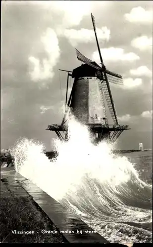 Ak Vlissingen Zeeland Niederlande, Oranje molen bij storm, Windmühle