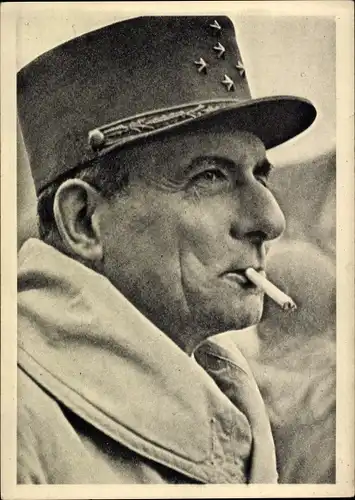Ak Portrait du General de Lattre avec Cigarette