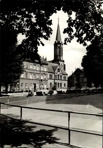 Ak Pirna an der Elbe, Dr.-W.-Külz-Strasse, Turm, Autos