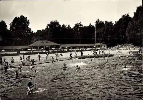 Ak Kyritz in der Prignitz, Badeanstalt Untersee, Badegäste