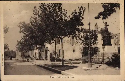 Ak Fontvieille en Provence Bouches du Rhône, La Place