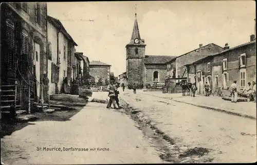 Ak Saint Maurice Doubs, Dorfstraße mit Kirche