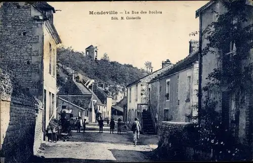 Ak Mondeville Calvados, La Rue des Roches