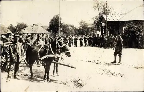 Foto Ak Hołoby Holoby Ukraine, Platzmusik vor dem Ortskommandanten, I. WK
