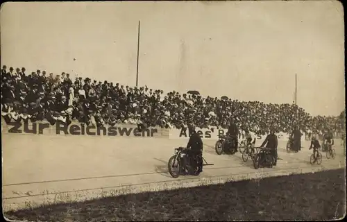 Foto Ak Steherrennen, Flieger in der Startposition, Walther Meichsner