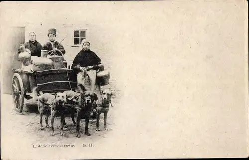 Ak Milchfrau mit Hundekarren, Laitiere avec charrette