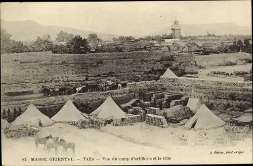 Ak Taza Marokko, Vue du camp d'artillerie et la ville, Militärlager