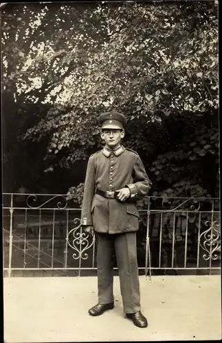 Foto Ak Deutscher Soldat in Uniform, Portrait