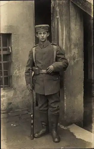 Foto Ak Deutscher Soldat in Uniform, Portrait