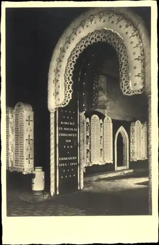 Ak Meißen in Sachsen, Innenansicht der Kriegergedächtniskirche, Porzellan, Emil Paul Börner