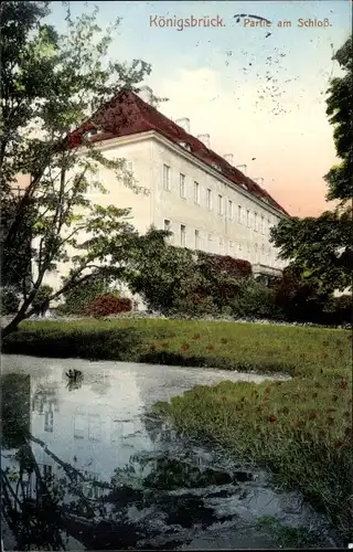 Ak Königsbrück in der Oberlausitz, Partie am Schloss, Wasserpartie