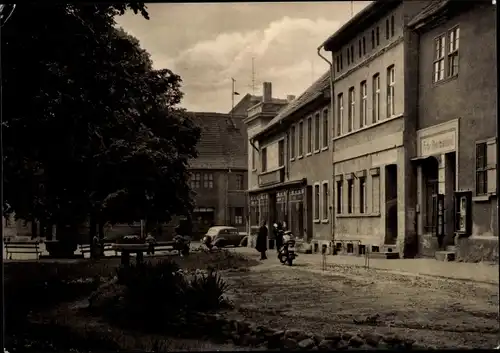 Ak Jeßnitz Jessnitz in Anhalt, Karl-Liebknecht-Straße, Geschäfte