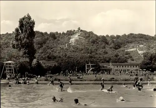 Ak Bad Sulza in Thüringen, Soleschwimmbad, Badecafe und Sonnenburg