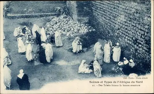 Ak Scènes & Types de l'Afrique du Nord, Des Talebs faissant la bonne aventure
