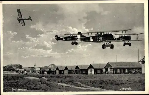 Ak Soesterberg Utrecht Niederlande, Het vliegveld, Flugzeuge Nr. 529, 492
