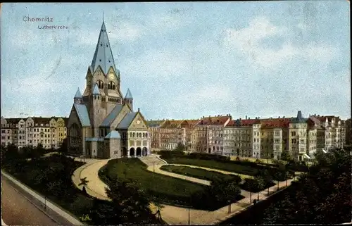 Ak Chemnitz in Sachsen, Lutherkirche mit Parkanlage
