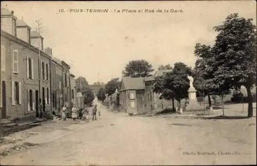 Ak Poix Terron Ardennes, La Place et Rue de la Gare