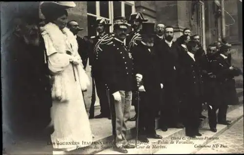 Ak Versailles Yvelines, Cour de Marbre, Vittorio Emanuele III., König von Italien, Staatsbesuch 1903