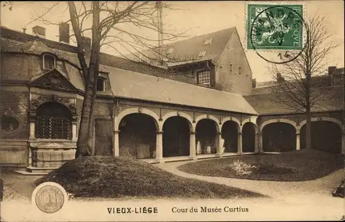 Ak Liège Lüttich Wallonien, Cour du Musee Curtius