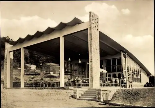 Ak Petersberg im Saalekreis, Fernsehpavillon mit Blick auf die Tiergehege