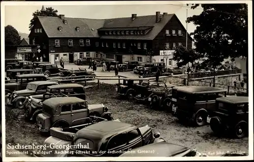 Ak Sachsenberg Georgenthal Klingenthal im Vogtland, Sporthotel Waldgut Aschberg, Autos